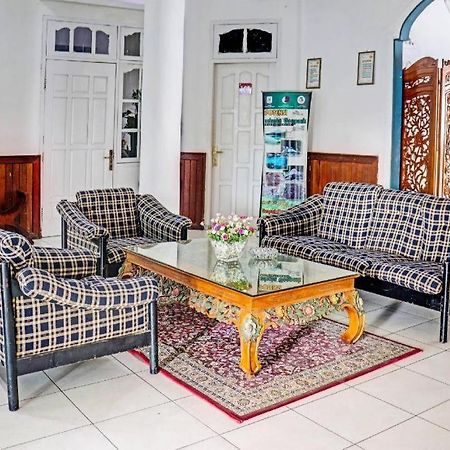 Oyo 90483 Homestay Permata Syariah Bangko Kültér fotó