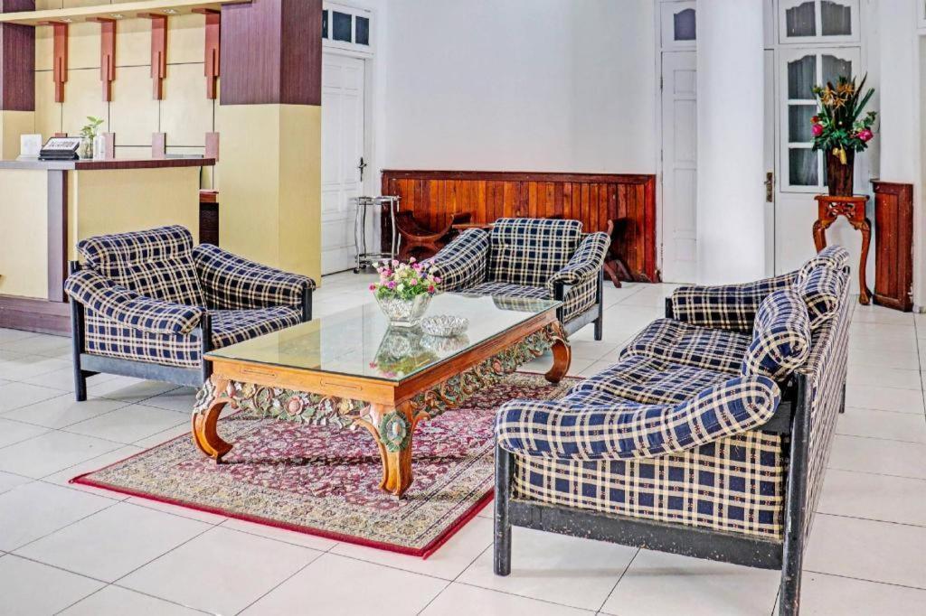 Oyo 90483 Homestay Permata Syariah Bangko Kültér fotó